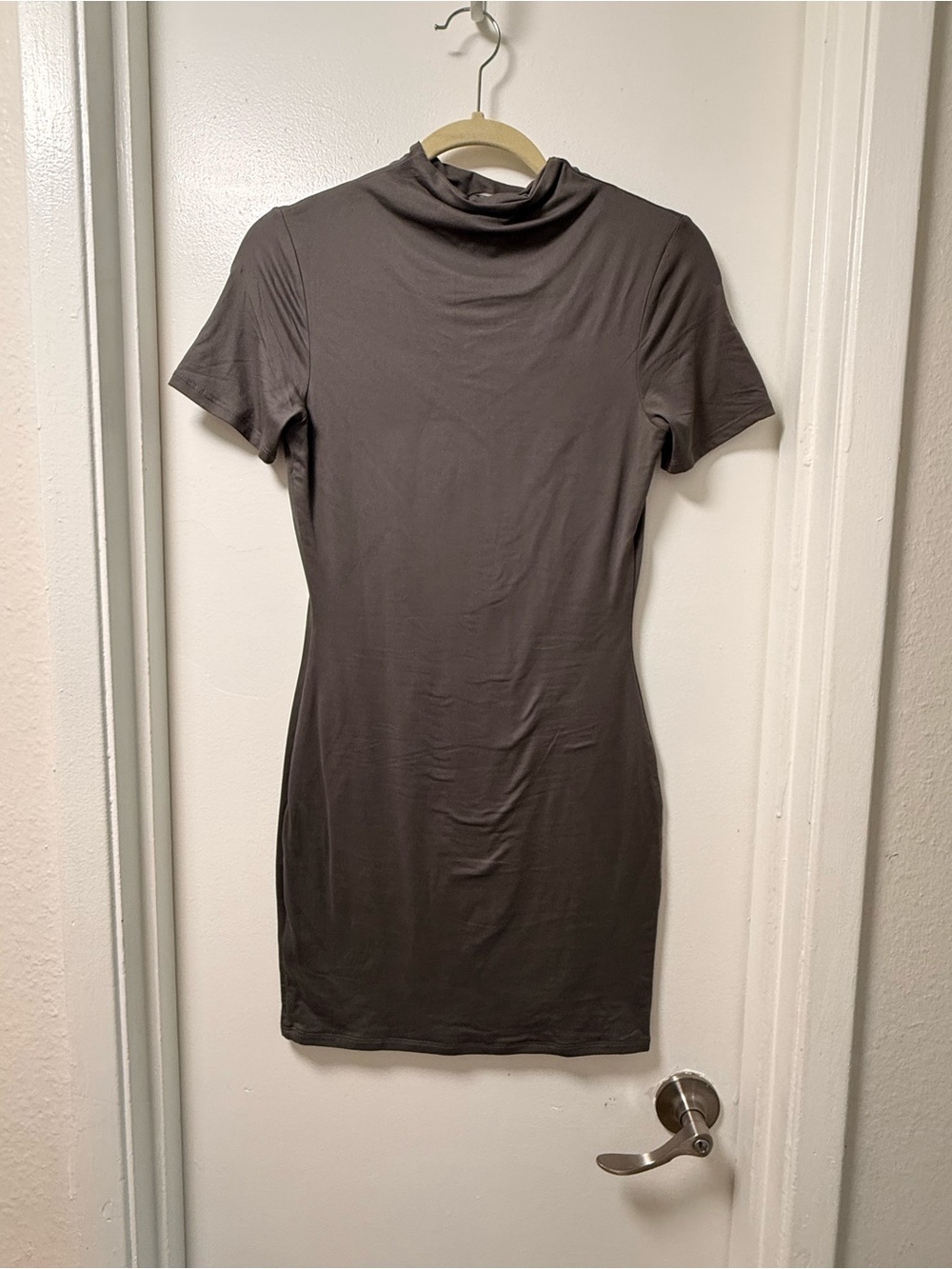 Women's Short Sleeve Mock Neck Dress in Gray size M